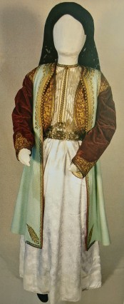 Newer variant married woman's costume, svitna nošnja, L. 19th - e. 20th centuries.